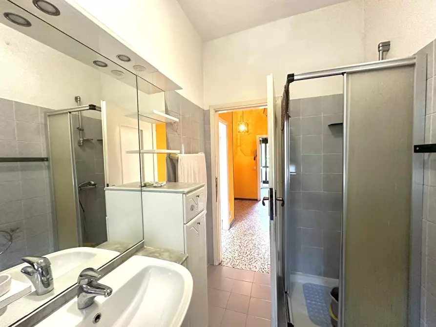 Immagine 10 di Trilocale in vendita  in Via Verbano 7 a Arona