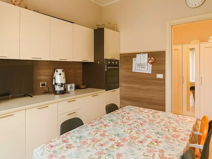 Immagine 2 di Trilocale in vendita  in Via Mottarone 1 a Arona