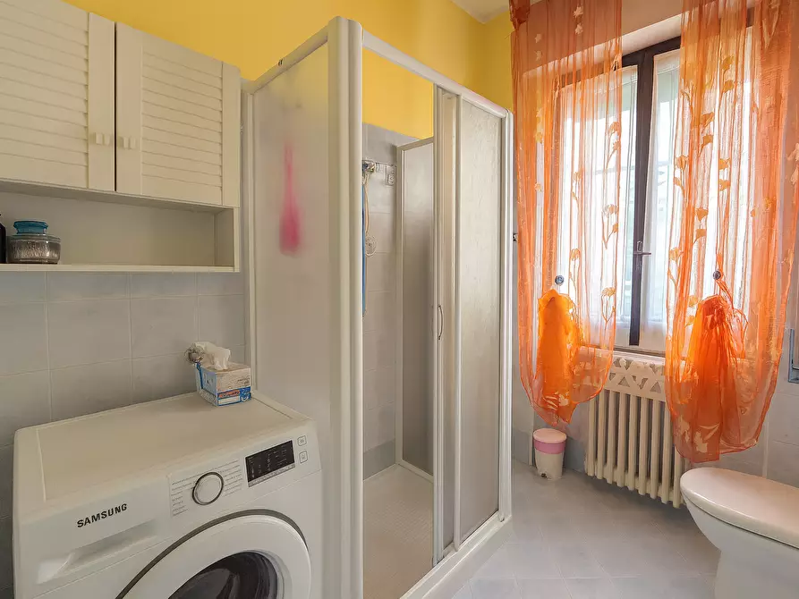 Immagine 12 di Bilocale in vendita  in Via Venezia a Dormelletto