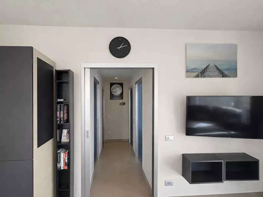 Immagine 3 di Trilocale in vendita  in Viale Cesare Battisti 1 a Briga Novarese