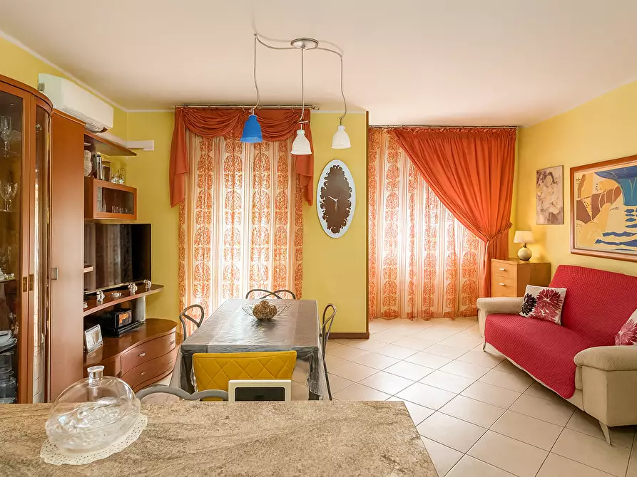 Immagine 1 di Trilocale in vendita  in Via Monte Nero 1 a Arona