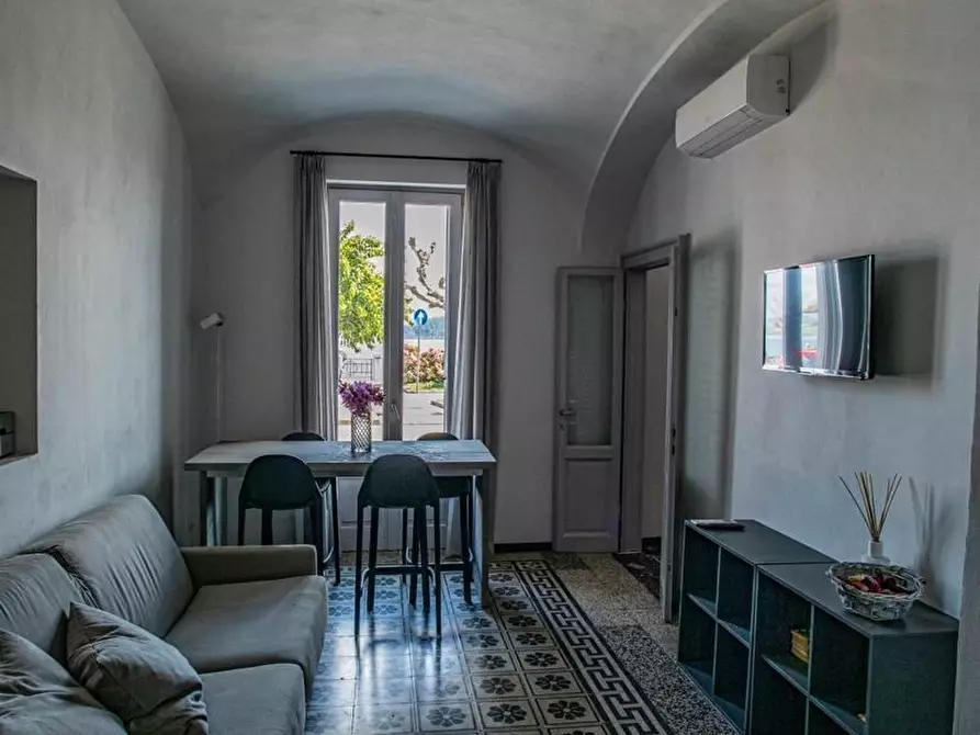 Immagine 1 di Bilocale in affitto  in Via Mazzini 1 a Belgirate