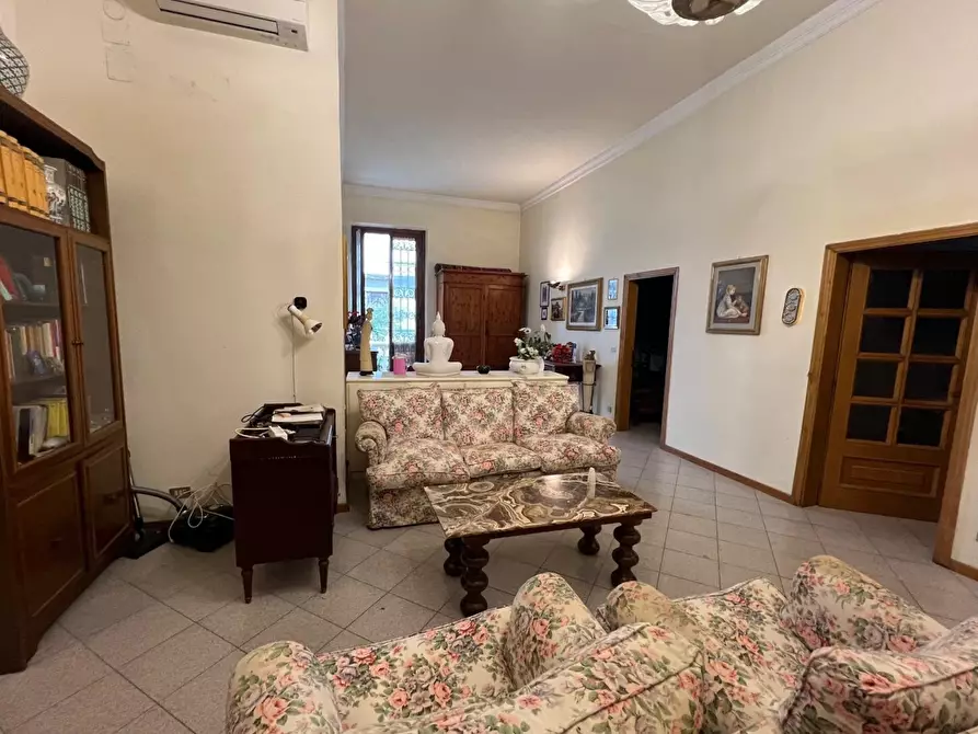 Immagine 3 di Villa in vendita  in via gallino a Firenze