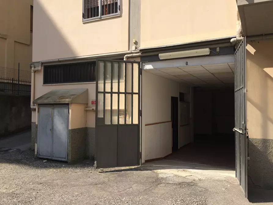 Immagine 6 di Laboratorio in vendita  in Via Grazia Deledda a Scandicci