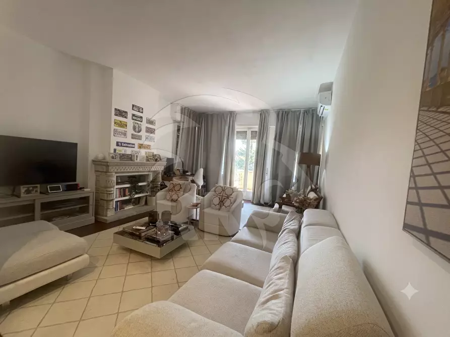 Immagine 8 di Pentalocale in vendita  in via Delle Rose 32 a Bologna