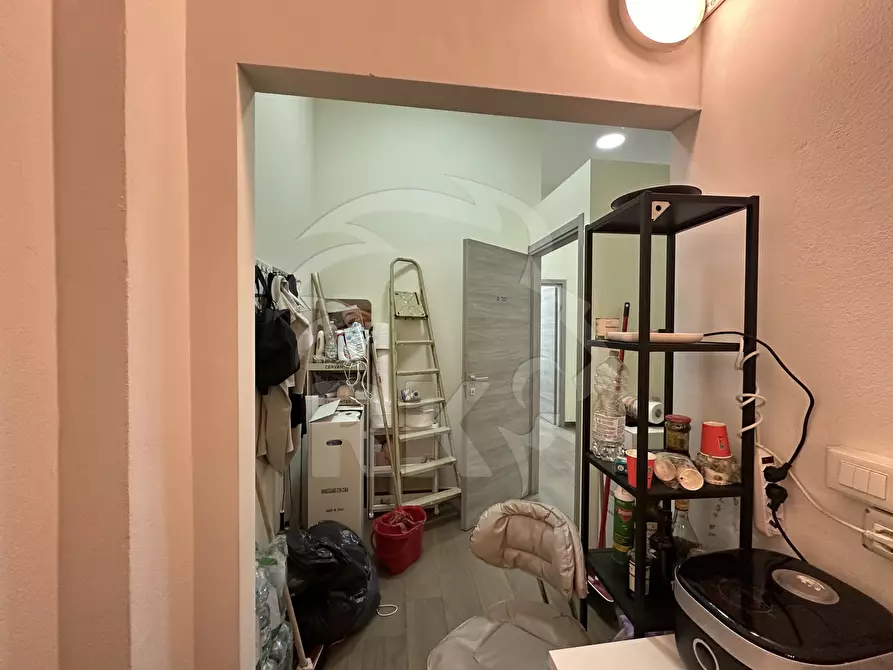 Immagine 25 di Locale commerciale in affitto  in Via Riva di Reno 56 a Bologna