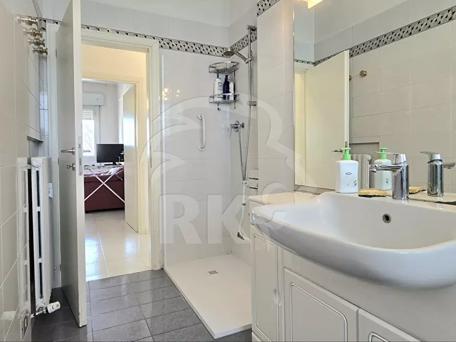 Immagine 17 di Pentalocale in vendita  in via cellini 11 a Bologna