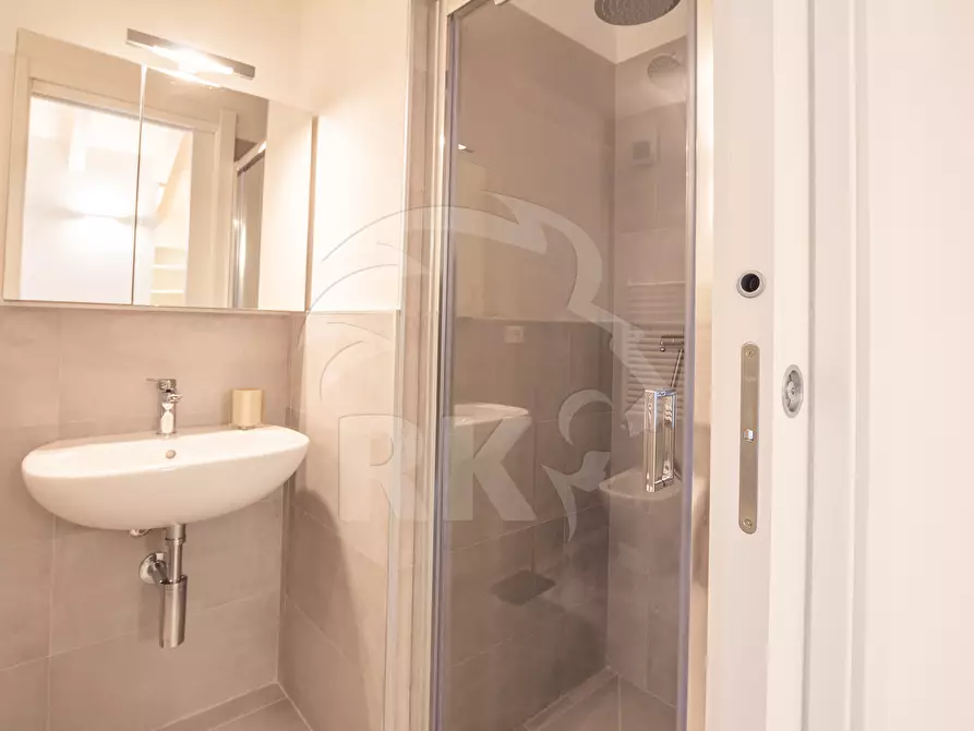 Immagine 13 di Trilocale in affitto  a Bologna