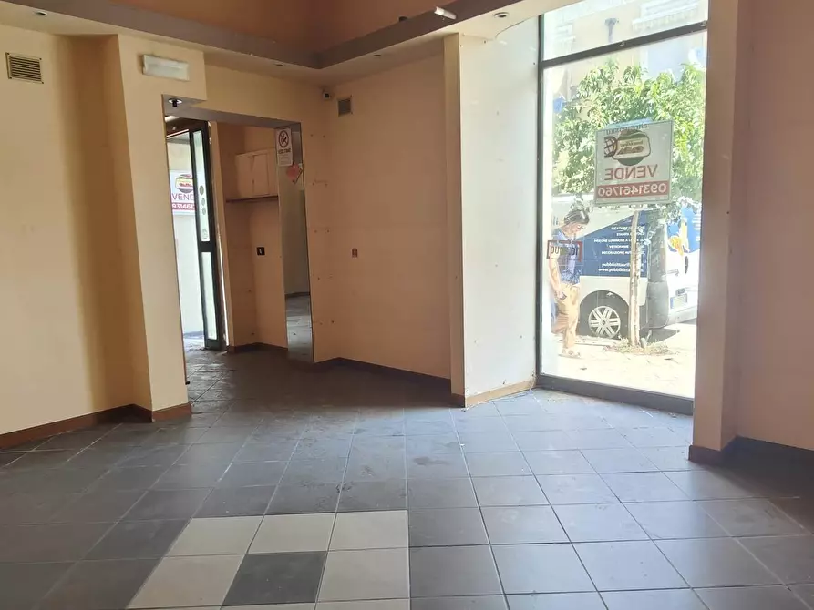 Immagine 8 di Locale commerciale in vendita  in Viale Tica 44 a Siracusa