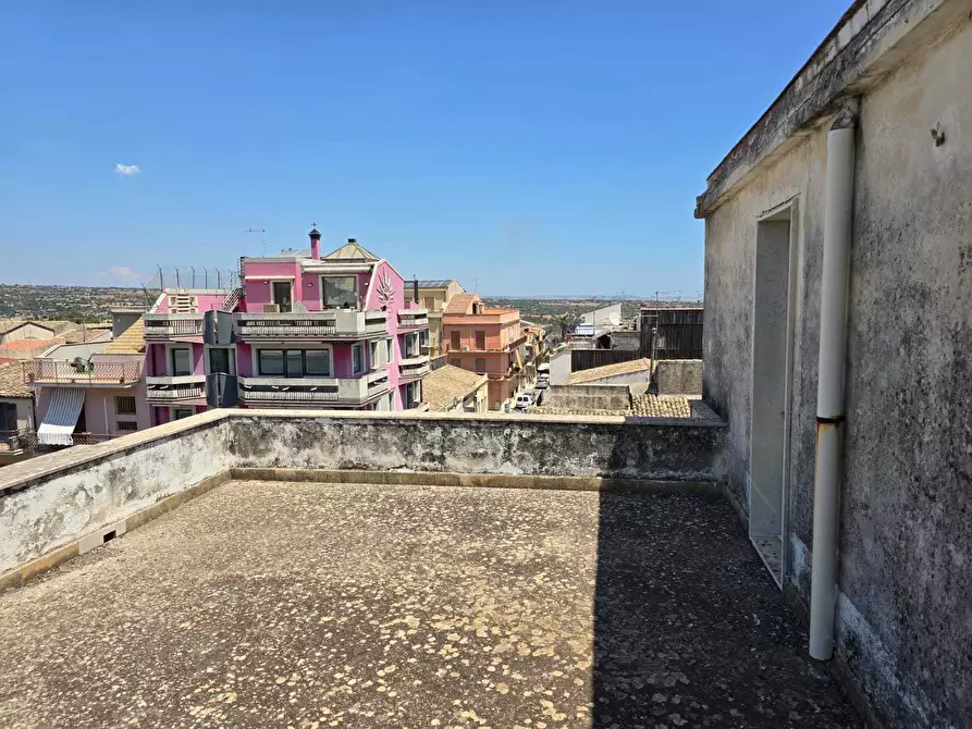 Immagine 12 di Appartamento in vendita  in Via Vittorio Emanuele III 288 a Canicattini Bagni