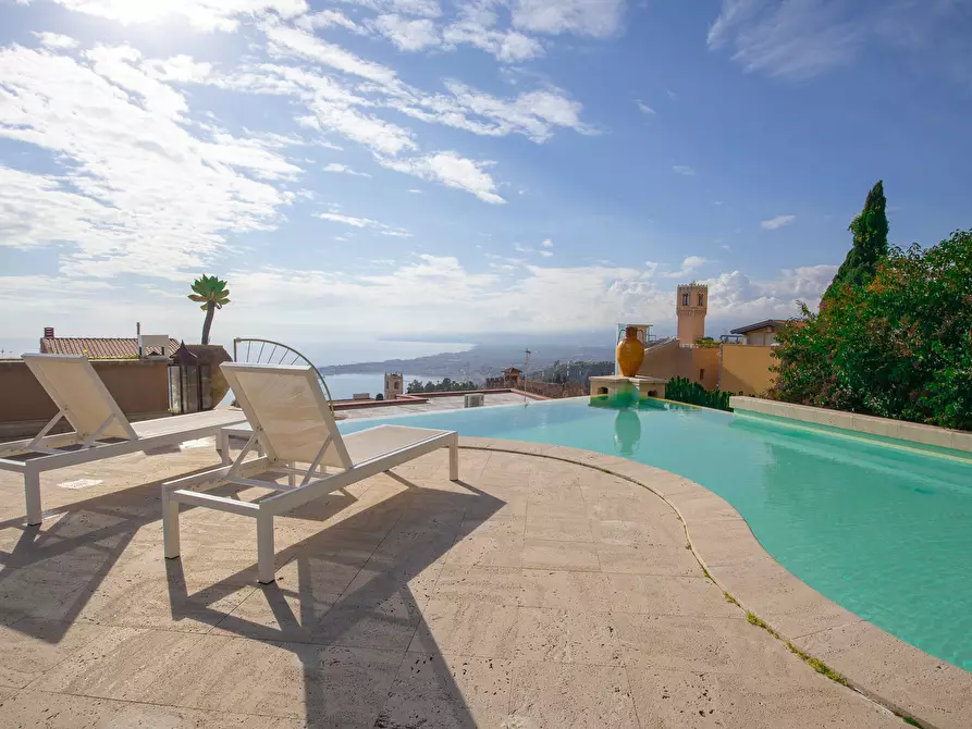 Immagine 3 di Villa in vendita  in Salita Giafari 25 a Taormina