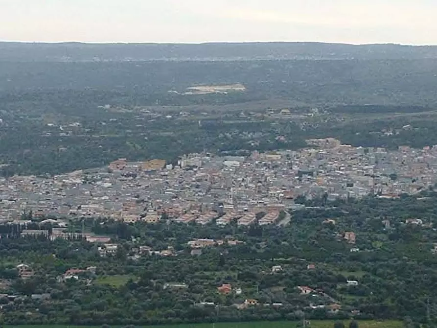 Immagine 1 di Attività commerciale in vendita  in VIA VOLTA a Solarino