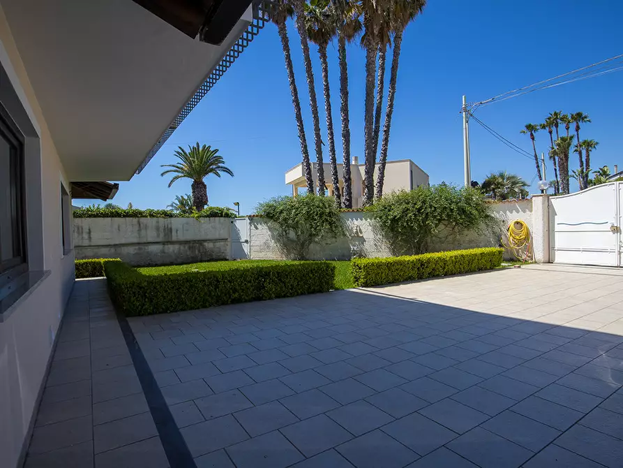 Immagine 4 di Villa in vendita  in Via Taormina 37 a Siracusa