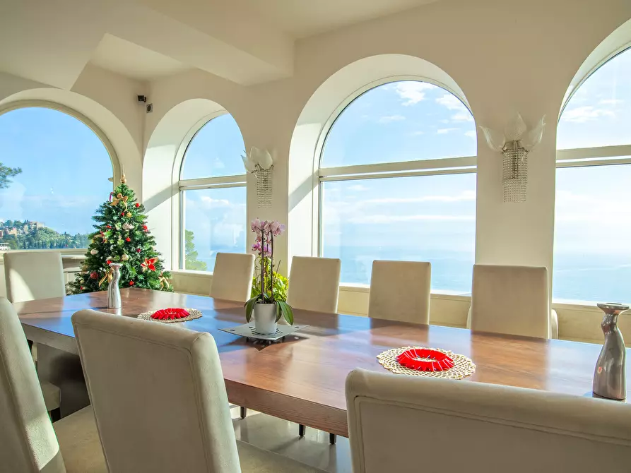 Immagine 26 di Villa in vendita  in Salita Giafari 25 a Taormina