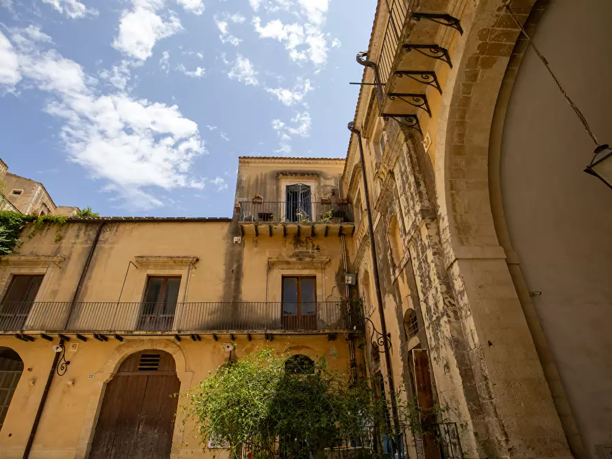 Immagine 38 di Appartamento in vendita  in Via Camillo Benso Conte di Cavour 48 a Noto