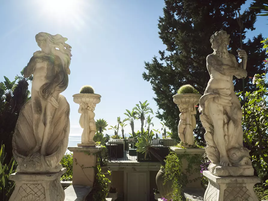 Immagine 52 di Villa in vendita  in Salita Giafari 25 a Taormina