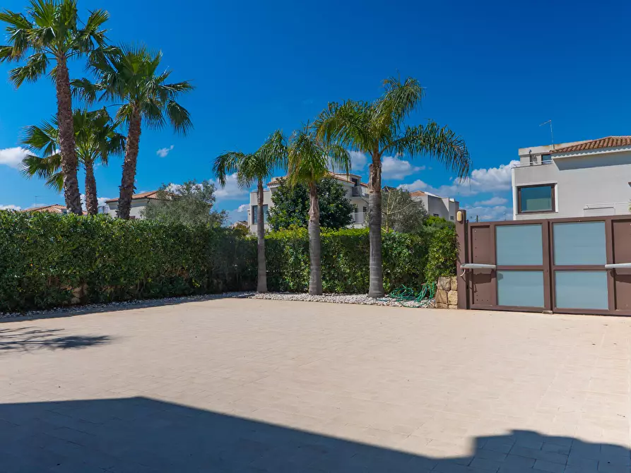 Immagine 26 di Villa in vendita  in Via dell'Airone 3 a Siracusa