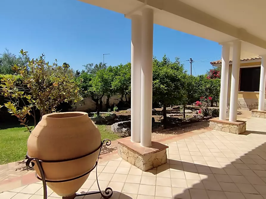 Immagine 10 di Villa in vendita  in Strada Tremmilia 143 a Siracusa