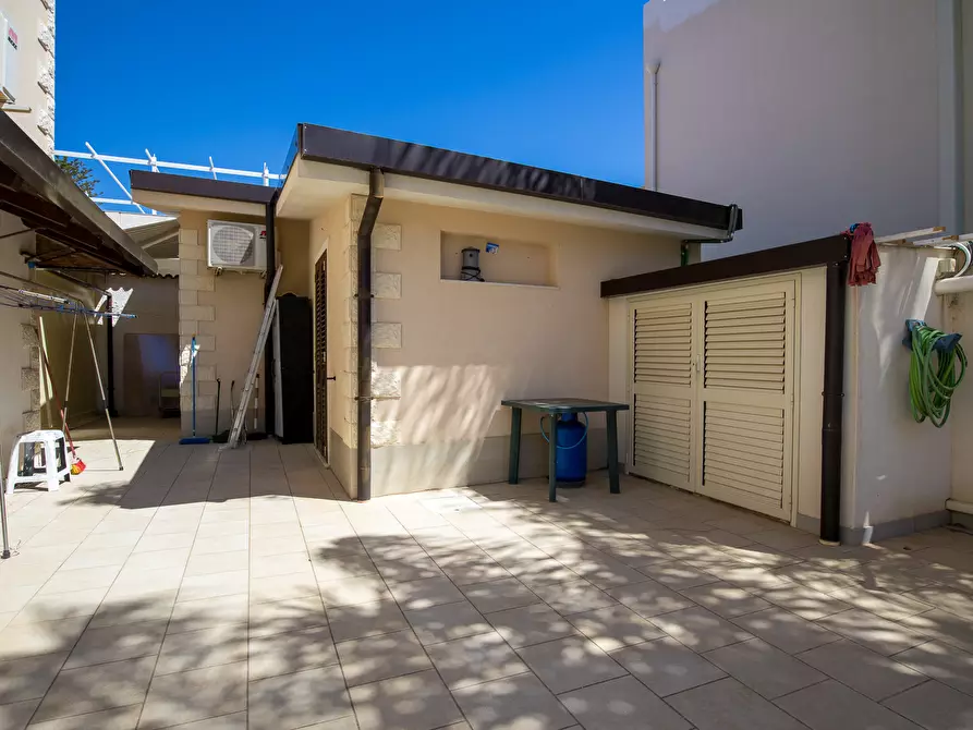 Immagine 38 di Villa in vendita  in Via Taormina 37 a Siracusa