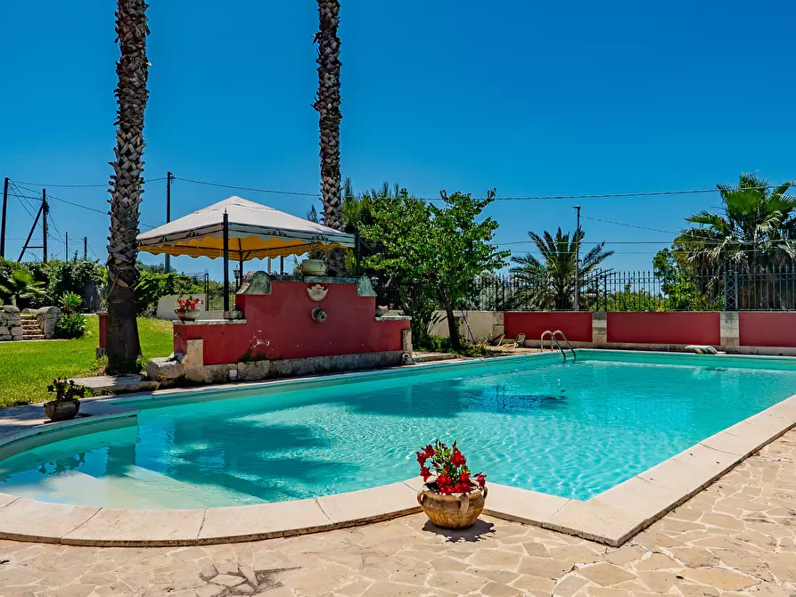 Immagine 35 di Villa in vendita  in Via Agamennone 2 a Siracusa