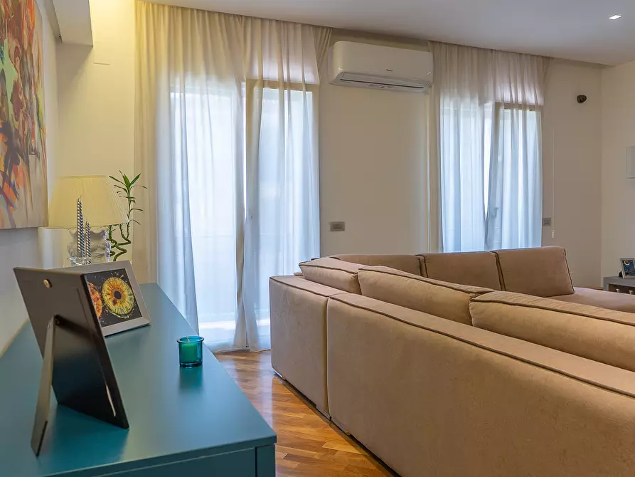 Immagine 3 di Appartamento in vendita  in Via Corsica 3 a Siracusa