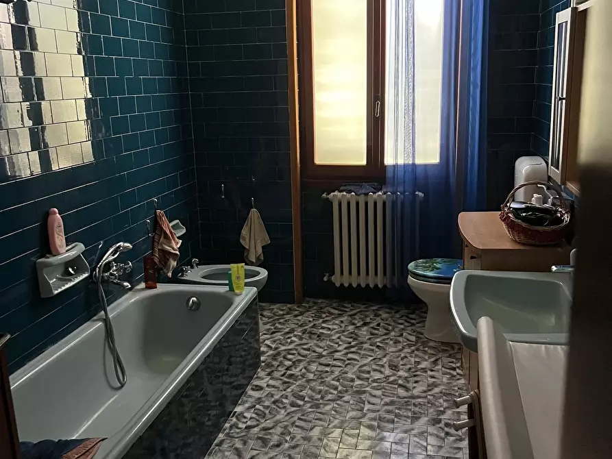 Immagine 18 di Villa in vendita  a Montemurlo