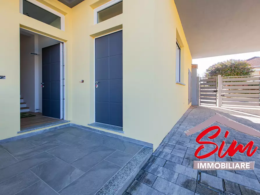 Immagine 13 di Villa in vendita  in Viale Roma sn a Casaleggio Novara