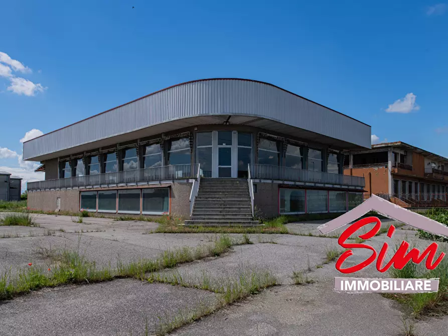 Immagine 1 di Locale commerciale in vendita  in Strada statale 229 del Lago d'Ortatrada provincial sn a Caltignaga