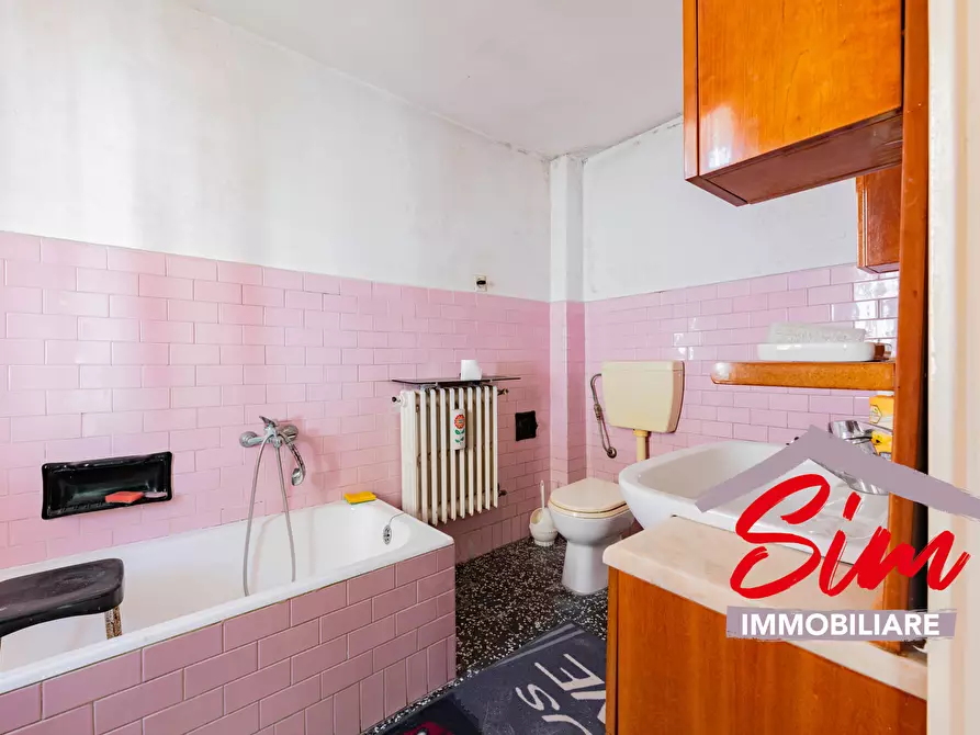 Immagine 14 di Casa bifamiliare in vendita  in Via Cavour sn a Borgolavezzaro