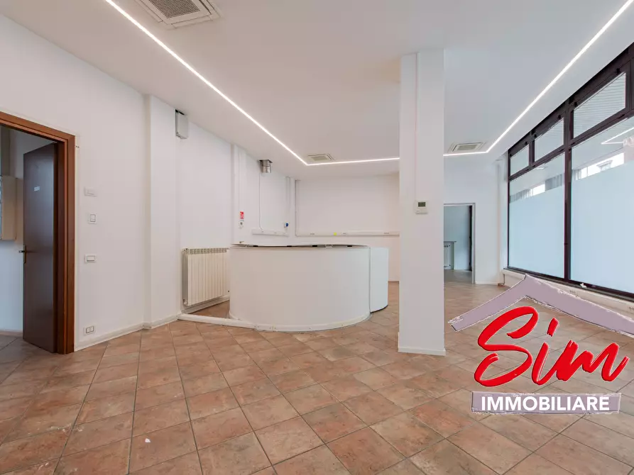 Immagine 7 di Ufficio in vendita  in Viale Dante Alighieri sn a Novara