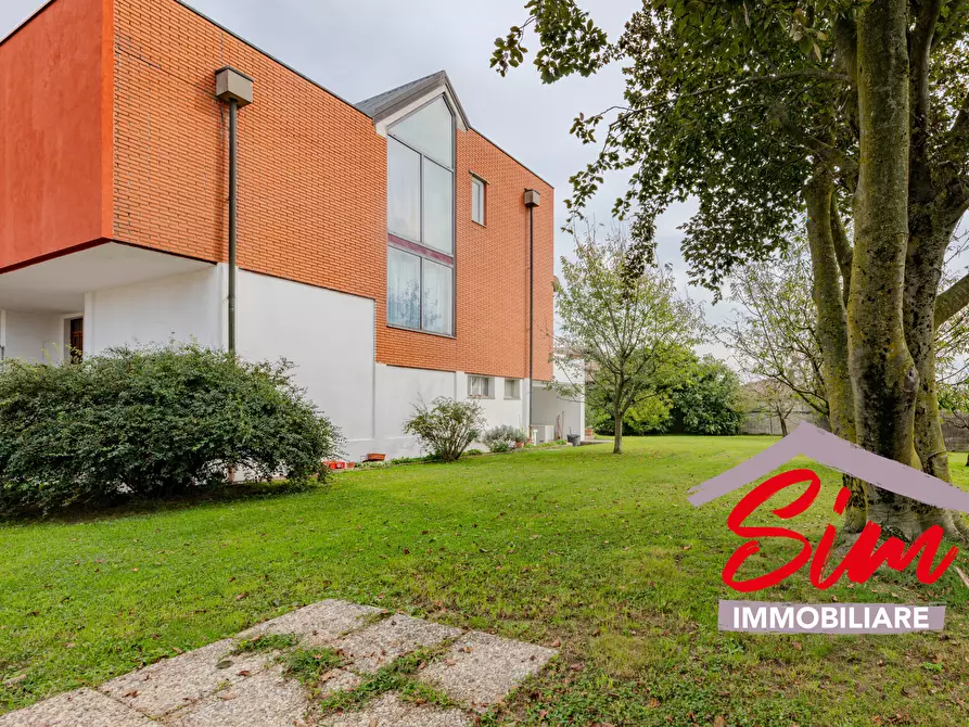 Immagine 10 di Villa in vendita  in Via Roncaglione snc a Casalino