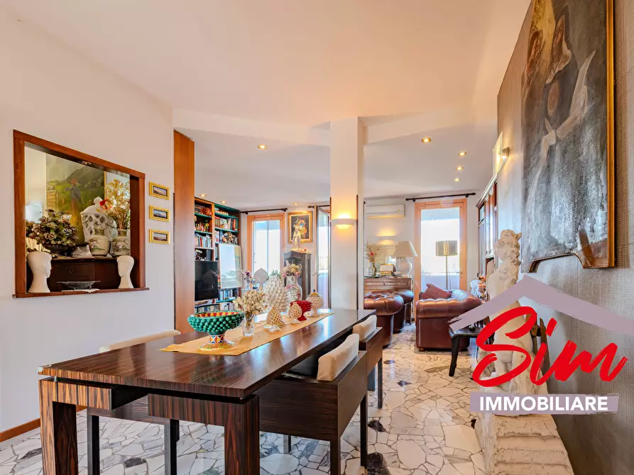 Immagine 1 di Pentalocale in vendita  in Baluardo La Marmora 19 a Novara