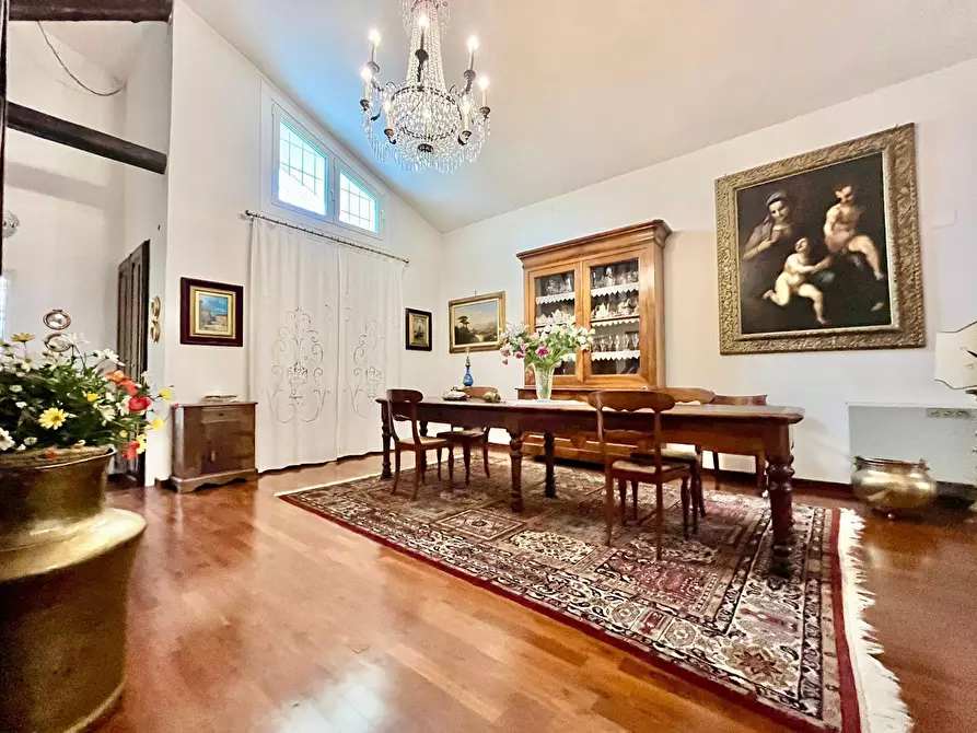 Immagine 4 di Villa in vendita  in Via Bologna a Pontedera