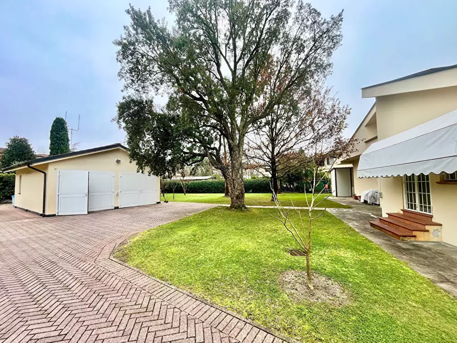 Immagine 18 di Villa in vendita  in Via Bologna a Pontedera