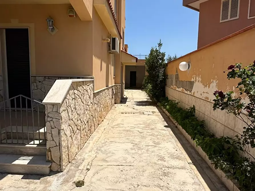 Immagine 4 di Pentalocale in vendita  in Via ST 31 39 a Palermo