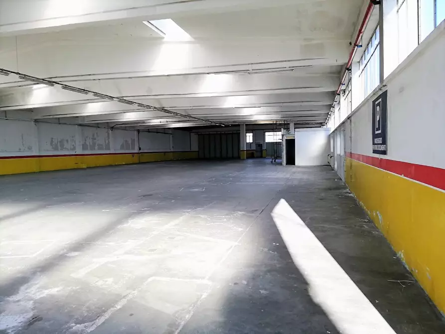 Immagine 5 di Attività artigianale in vendita  in Via Don Pietro Giordano a Orbassano