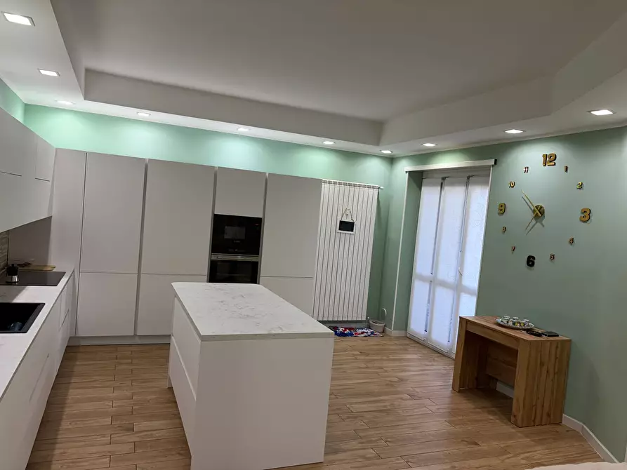 Immagine 34 di Quadrilocale in vendita  in Piazza Kennedy 17 a Beinasco