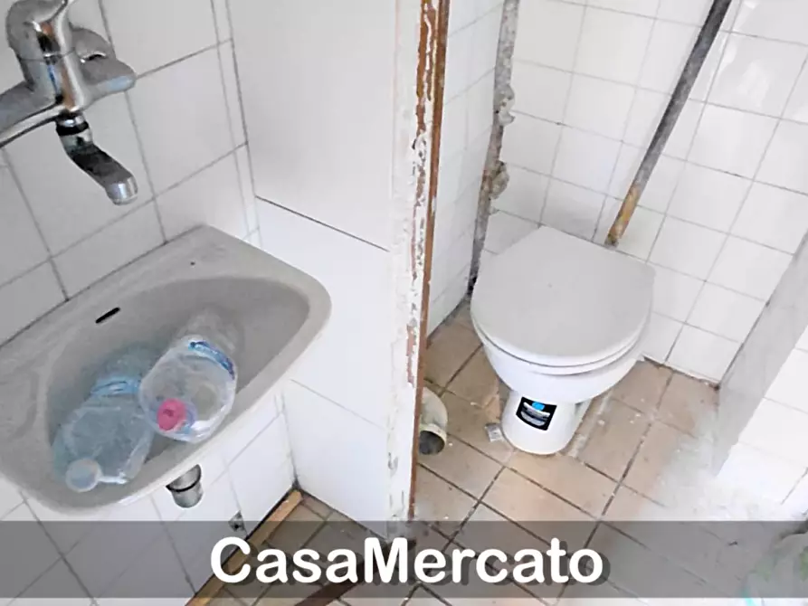 Immagine 13 di Locale commerciale in affitto  in Corso Giuseppe Garibaldi a Ariccia