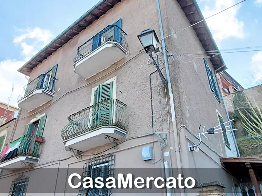 Immagine 1 di Quadrilocale in vendita  in Via Giuseppe Lucatelli a Rocca Di Papa