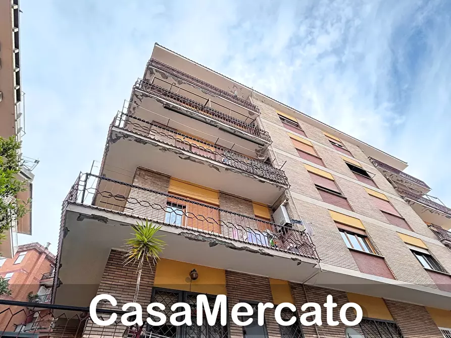 Immagine 2 di Quadrilocale in vendita  in Via Orazio a Albano Laziale