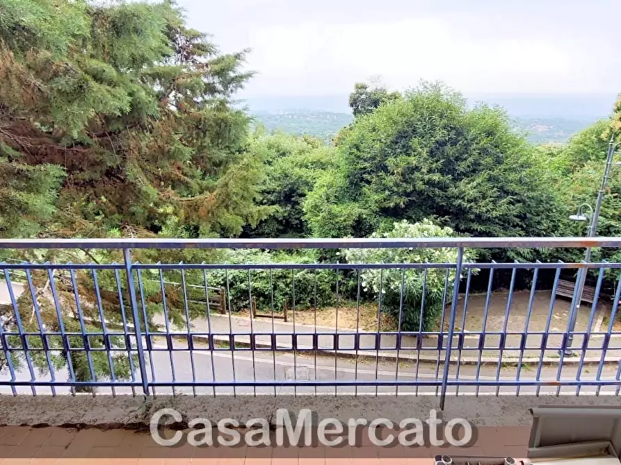 Immagine 14 di Bilocale in vendita  in Via Roma a Rocca Di Papa