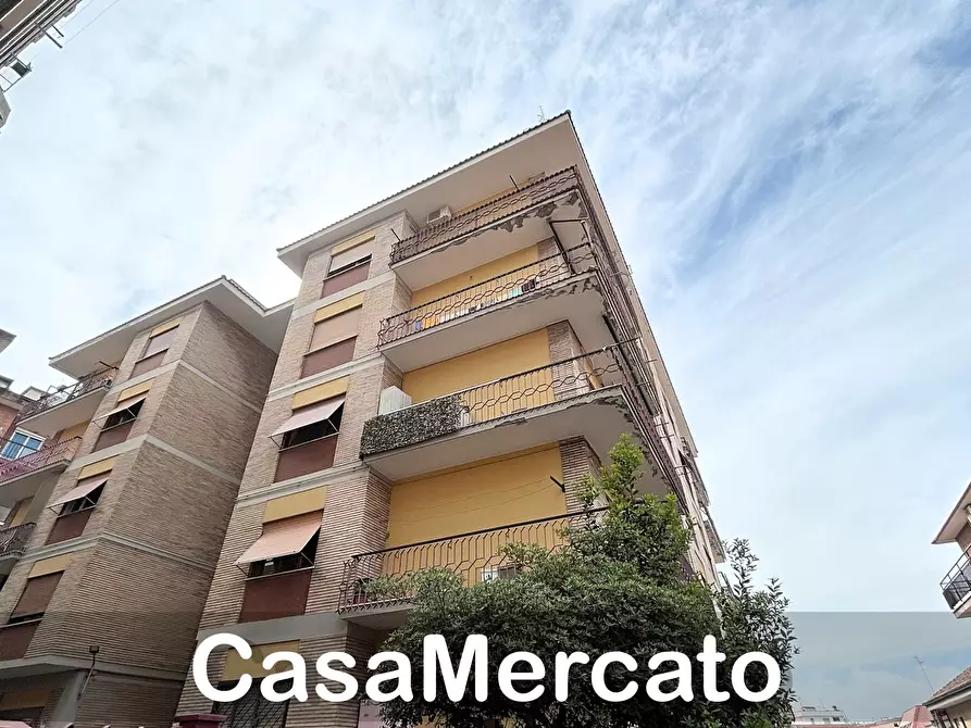 Immagine 3 di Quadrilocale in vendita  in Via Orazio a Albano Laziale