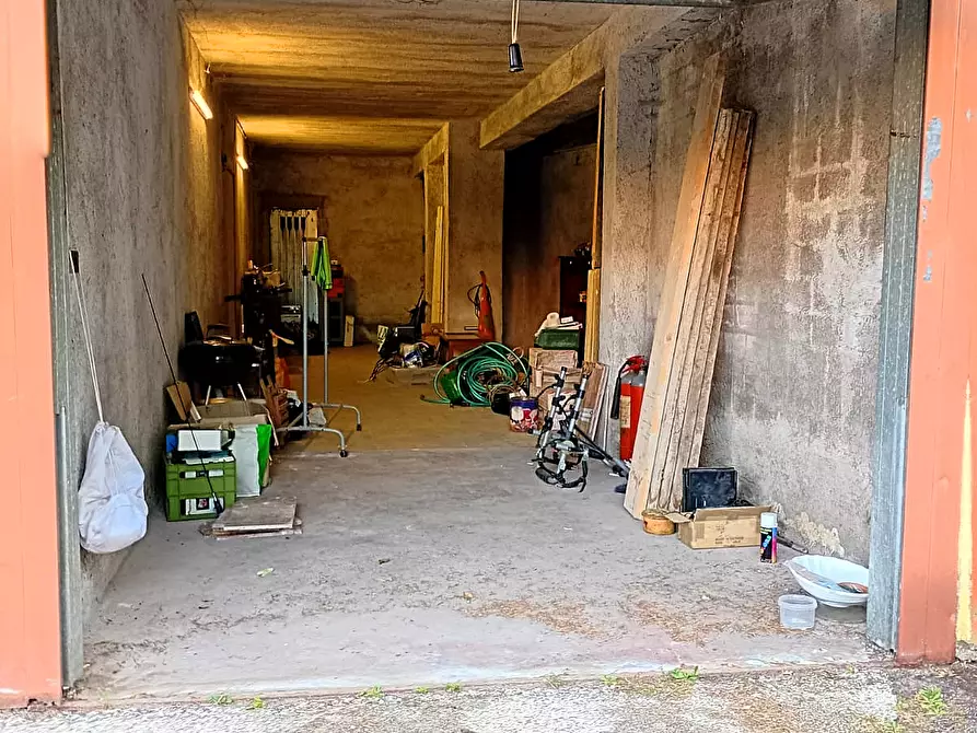 Immagine 2 di Garage in vendita  a Rocca Di Papa