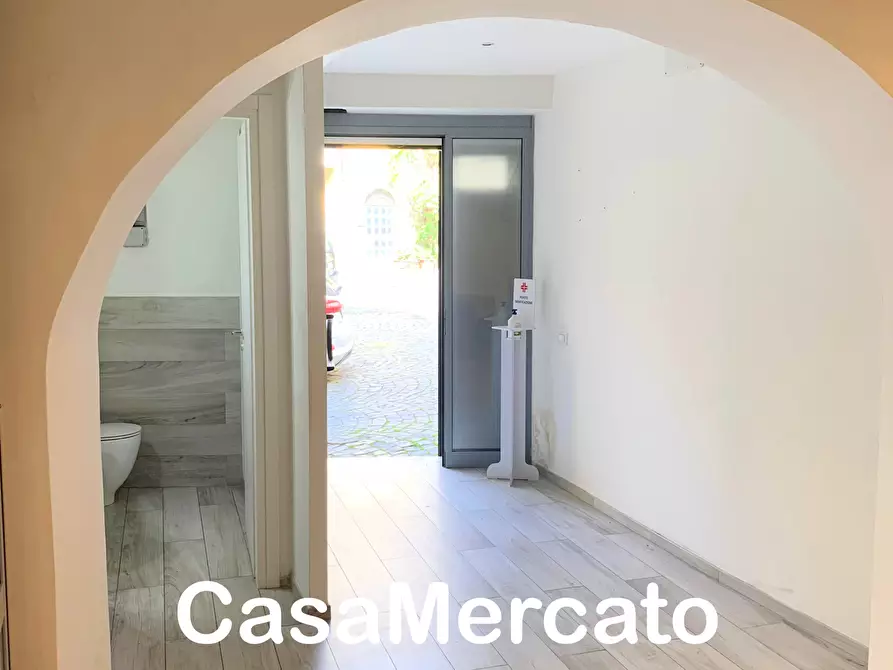 Immagine 4 di Garage in vendita  in Piazza Manin a Marino