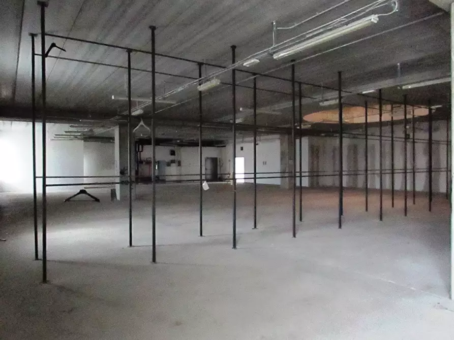 Immagine 7 di Capannone industriale in vendita  in VIA LUIGI EINUDI a Civitanova Marche