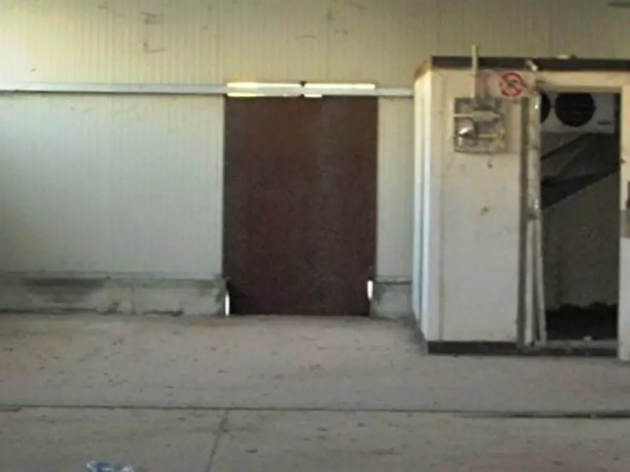 Immagine 32 di Capannone industriale in affitto  a Colonnella
