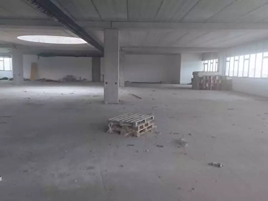 Immagine 3 di Capannone industriale in vendita  in VIA LUIGI EINUDI a Civitanova Marche