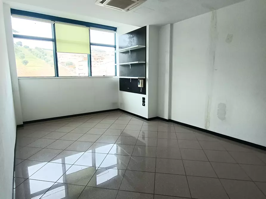 Immagine 3 di Ufficio in affitto  a San Benedetto Del Tronto