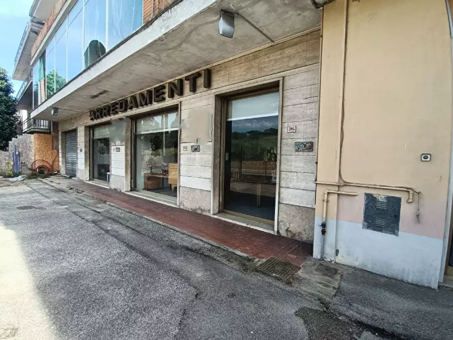 Immagine 7 di Palazzo in vendita  a Monsampolo Del Tronto