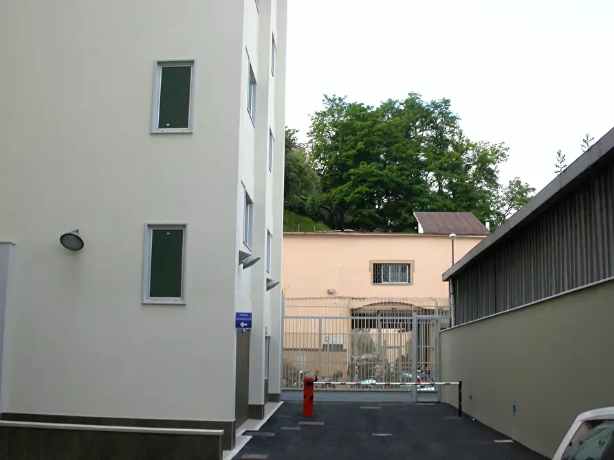 Immagine 19 di Palazzo in affitto  a Napoli